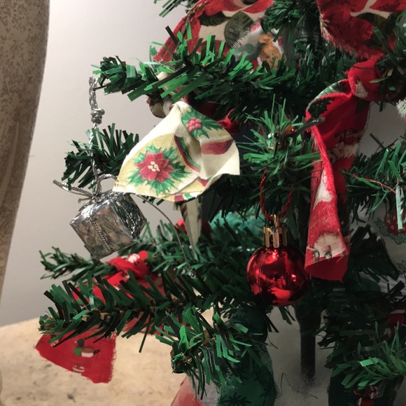 Accent Christmas Tree - Picture 2 of 4